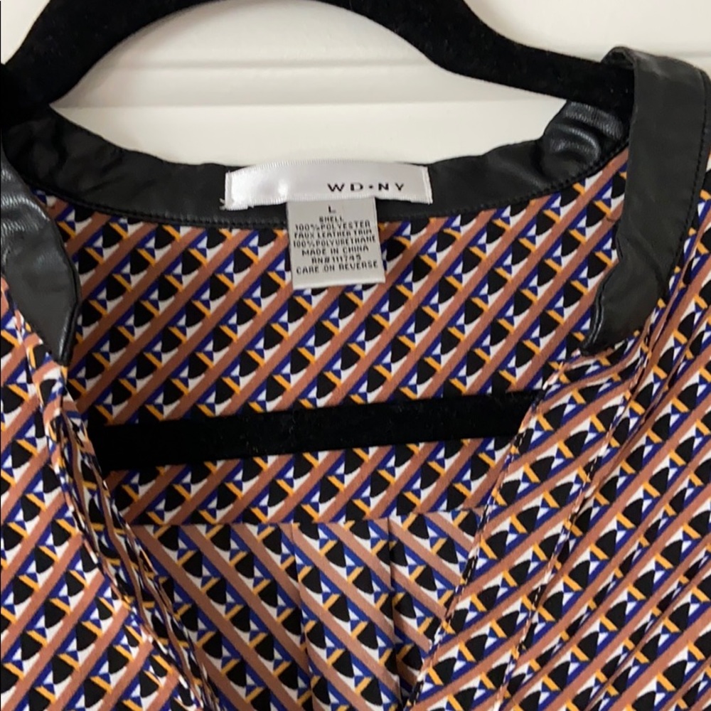 Button down patterned top - Picture 3 of 6